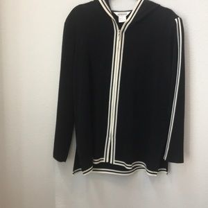 Washable knit top with hood